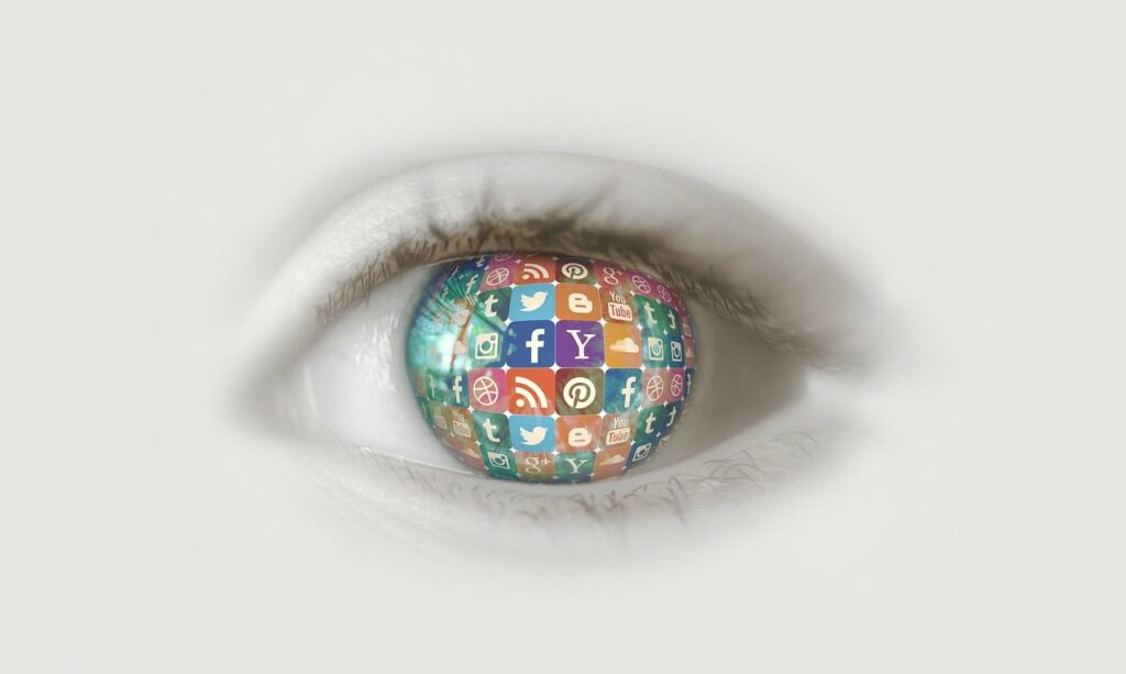 social media riprogramamre cervello mente